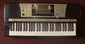 雅马哈 PSR-740电子琴